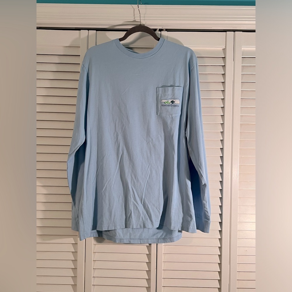 Vineyard Vines long sleeve, size- Large